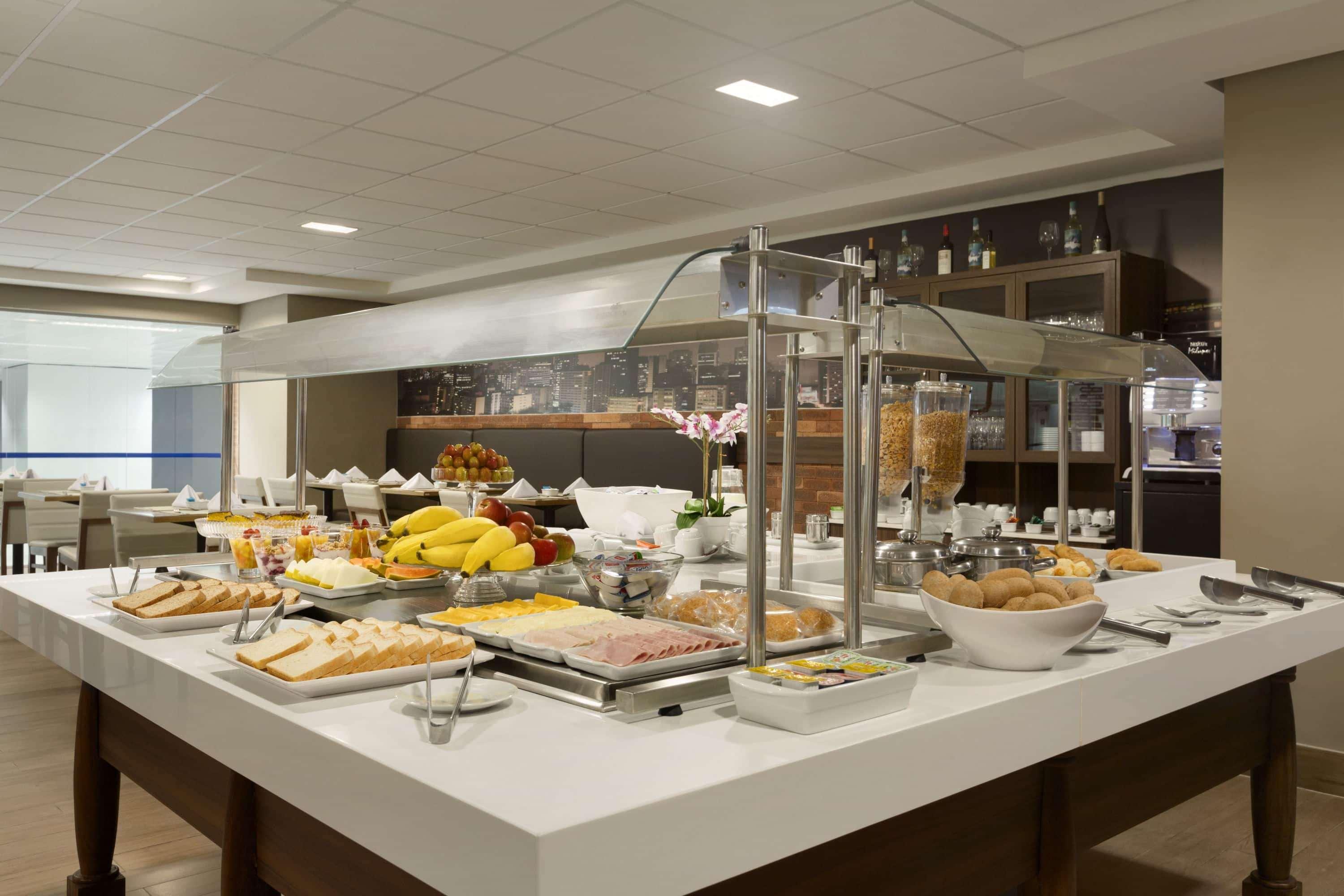 ホテル Tryp By Wyndham Sao Paulo Guarulhos Airport エクステリア 写真